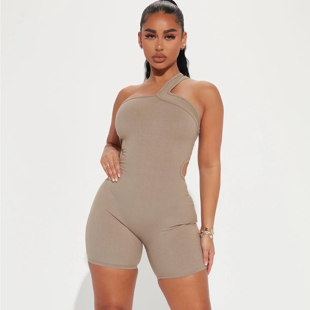 NWT taupe ribbed romper